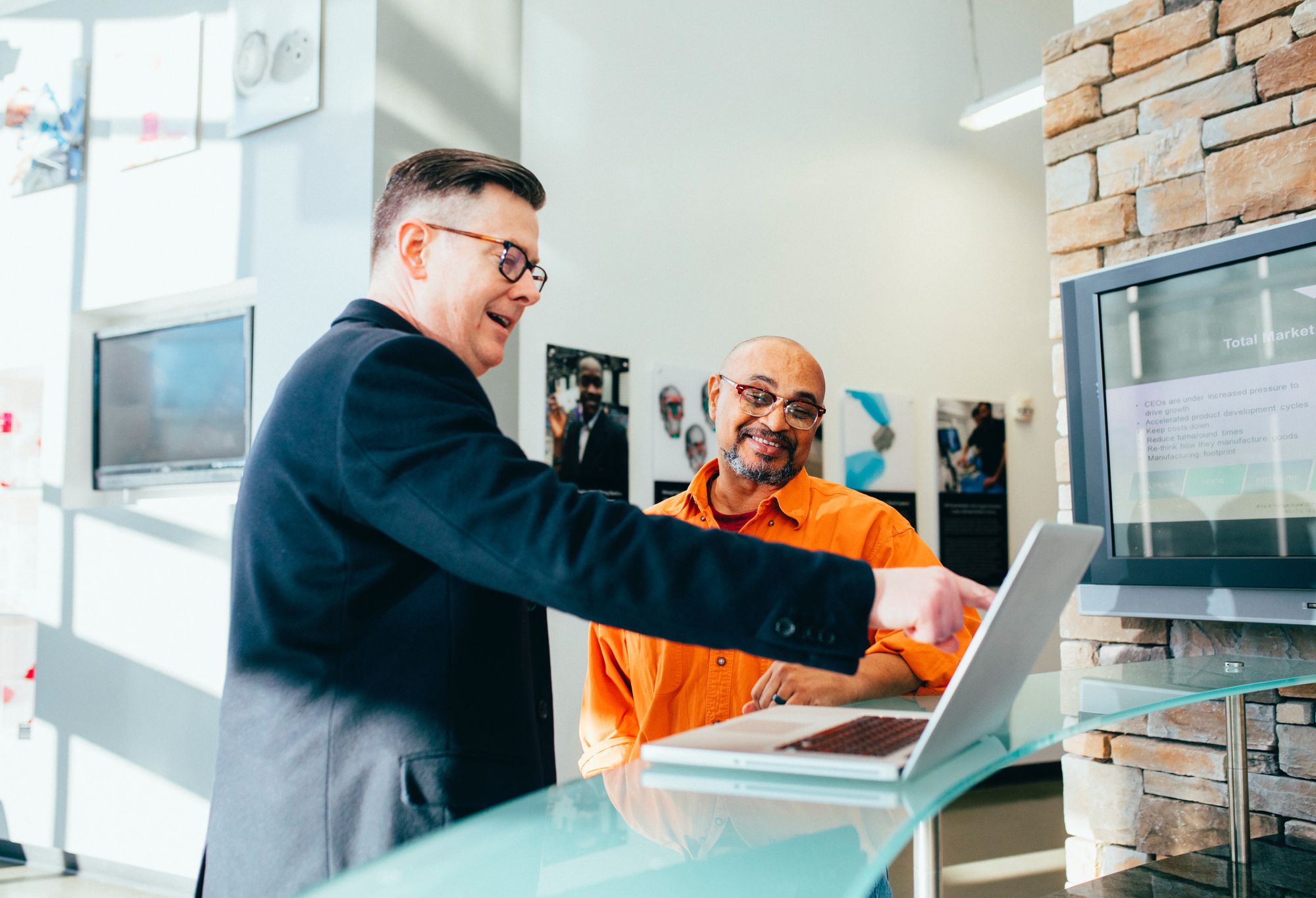 🤖 ERP vs. CRM: Was braucht Ihr KMU wirklich?