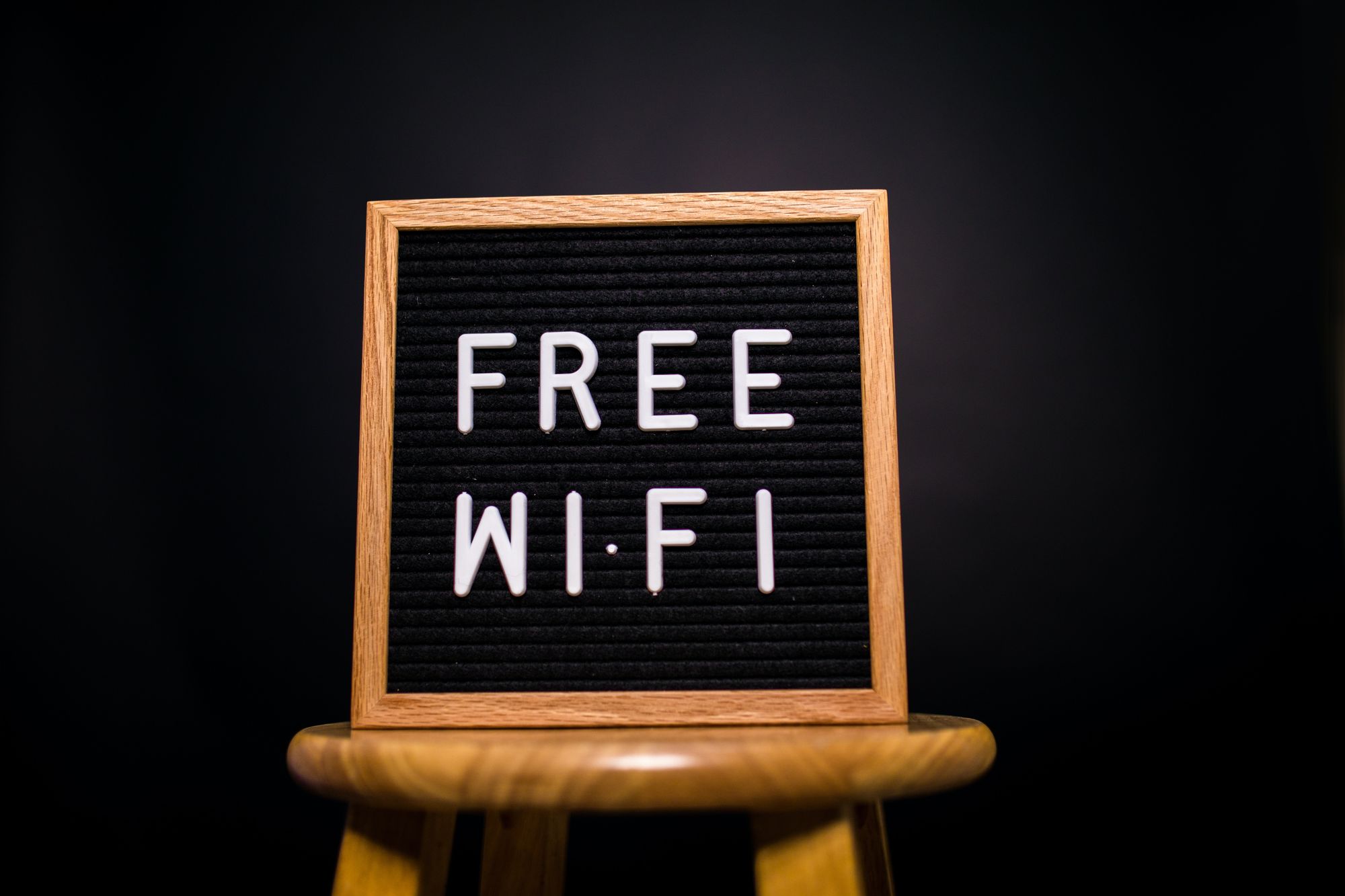 🔒 Gäste-WLAN: Wie trenne ich es sicher vom Geschäfts-WLAN?