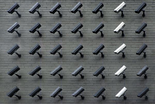 📸 Kameraüberwachung für Kleinunternehmen: Mehr als nur ein Auge auf Ihr Geschäft
